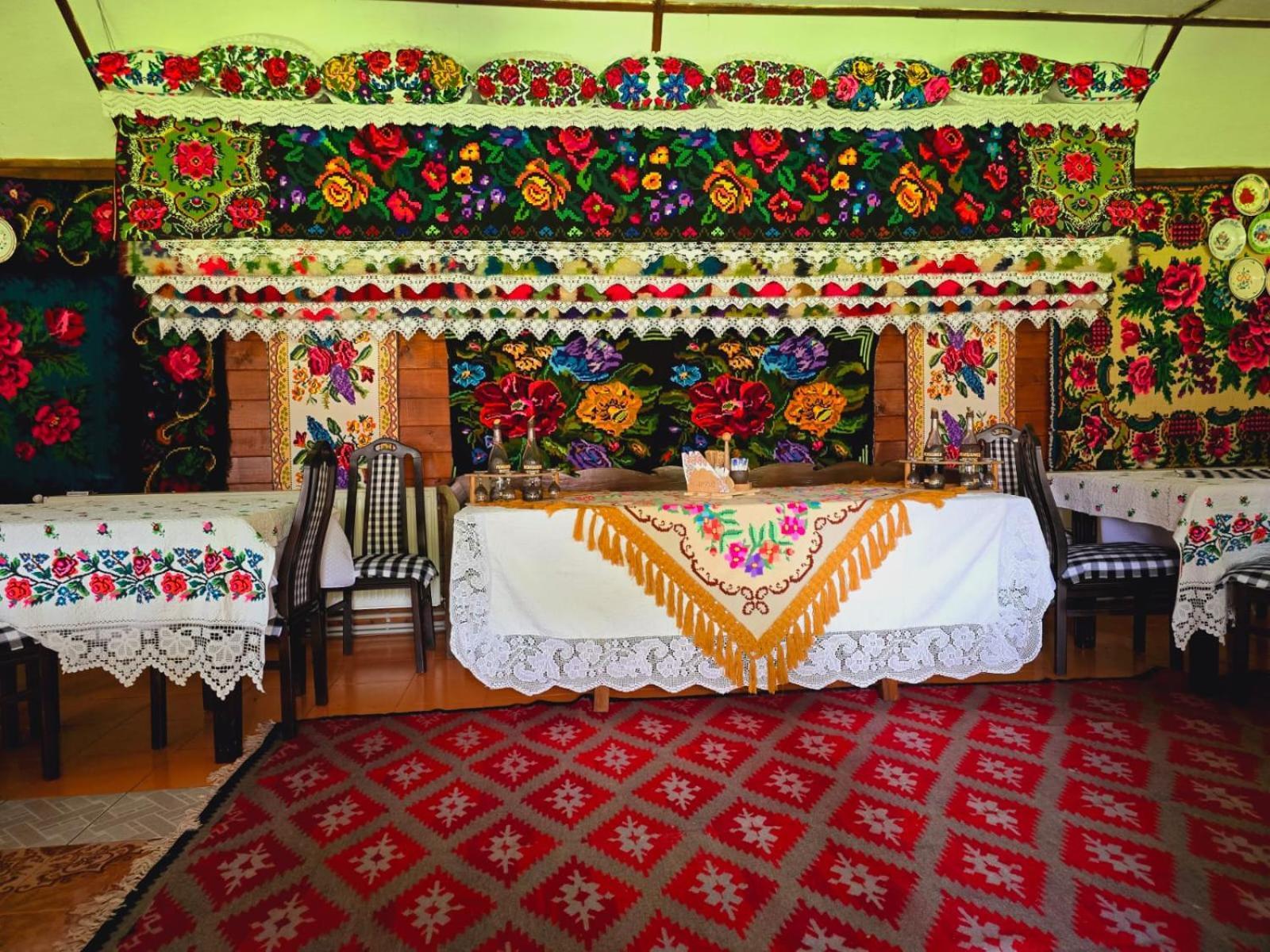 Pensiunea Rustic Oncesti Экстерьер фото